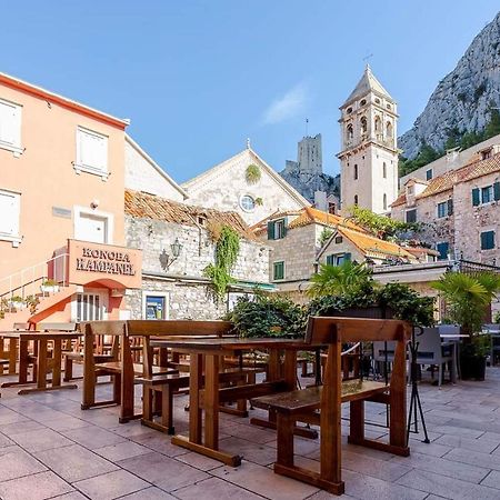 Appartement Apartman *Sanja* Omiš Extérieur photo