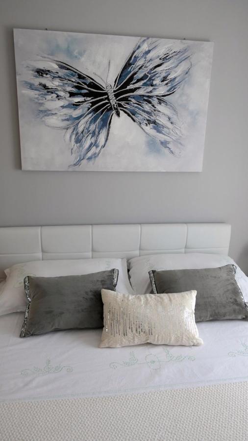 Appartement Apartman *Sanja* Omiš Extérieur photo